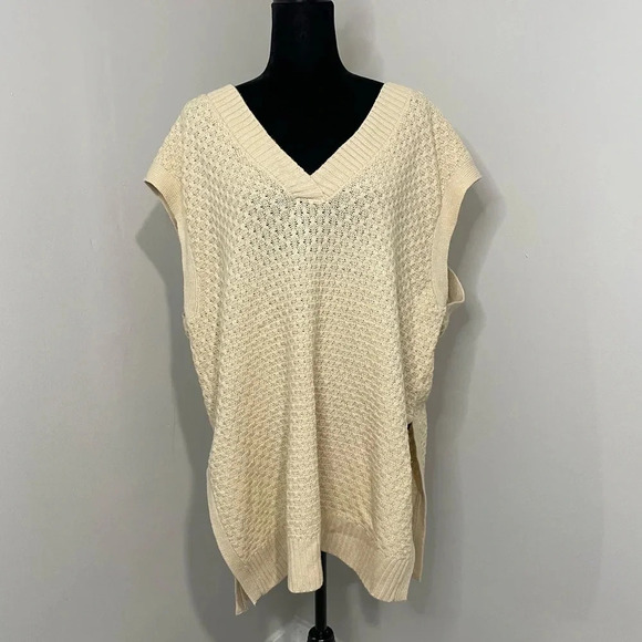 Eloquii Cream Colored Chunk Knit Slouchy Sweater Vest - Picture 1 of 10